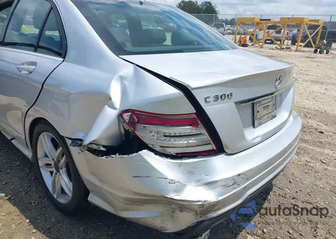 2013 Mercedes-Benz C 300 Luxury 4Matic/Sport 4Matic from USA, damaged, VIN WDDGF8AB6DR280557